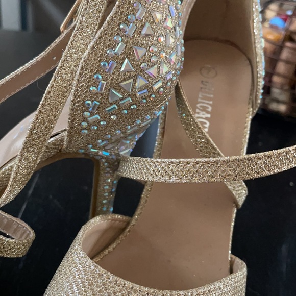 Women’s shoes - Picture 2 of 4